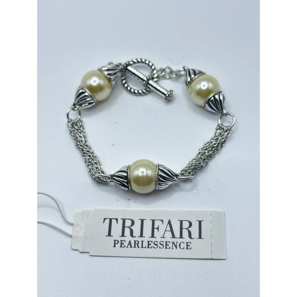 Trifari pearlessence bracelet
